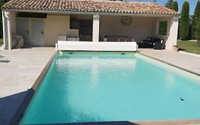 Studio au calme avec piscine et toutes les commodités nécessaires
